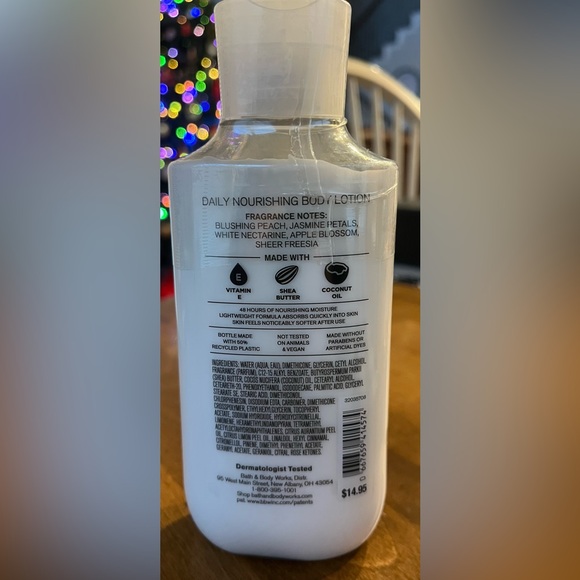 Bath & Body Works Pretty as a Peach Body Lotion Full Size New with Tags - Picture 2 of 2